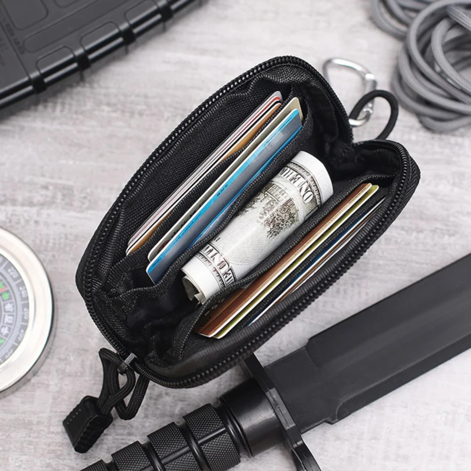 Multifunctionele outdoor-wande - Edc Carry Card recensie en prijs